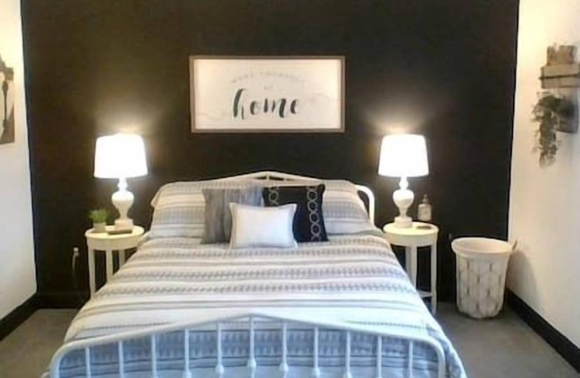 Paper Mill Pines Bed and Breakfast: The Cedar Room
