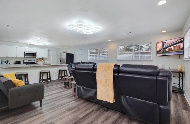 Paradise at Tallahassee - 4BR/2Bathrooms