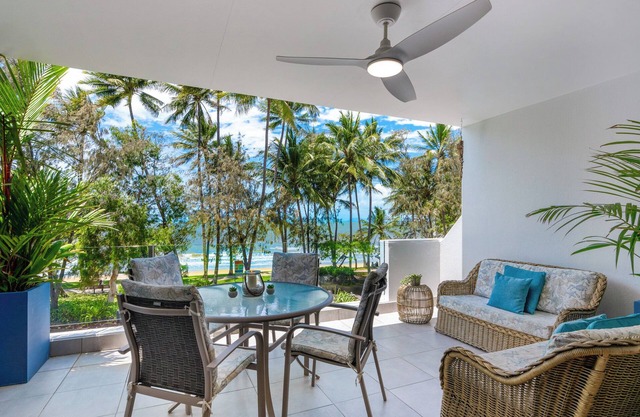 Paringa Beachfront Apartment 7 with Ocean Views