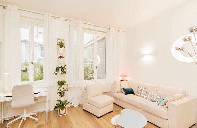 Paris 7th – Bright 50m² – Walk to Eiffel Tower