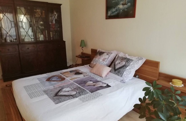 PARIS private refuge: 3 cozy rooms with tree-lined interior courtyard