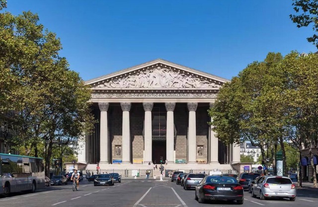 PARISIAN LUX - NESTLED BETWEEN LA MADELEINE & THE OPÉRA GARNIER - RUE VIGNON
