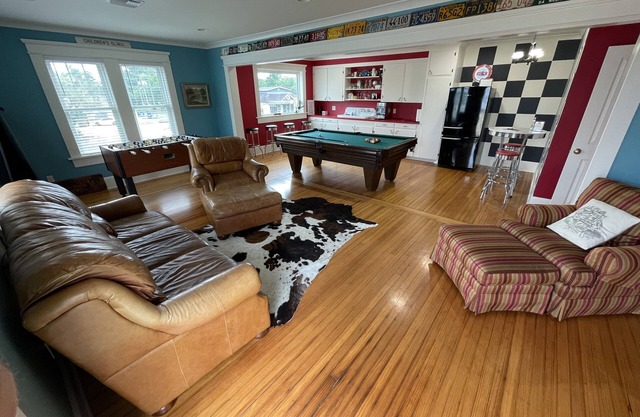 Park Avenue Loft overlooking Parkerson Avenue