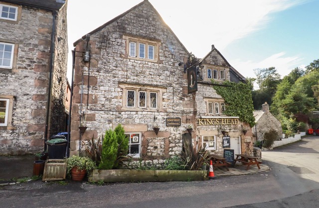 PARK COTTAGE, pet friendly, character holiday cottage in Bonsall