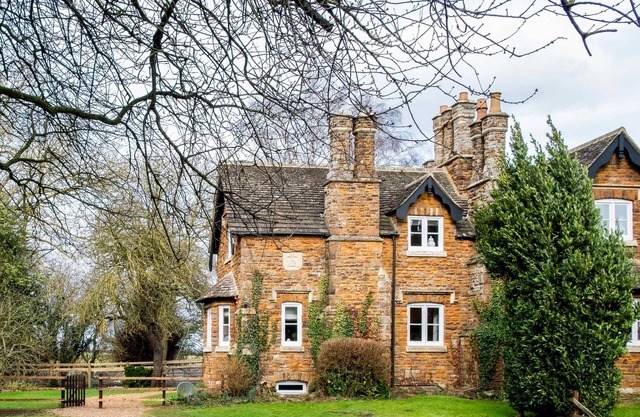 Park Cottage Summary: