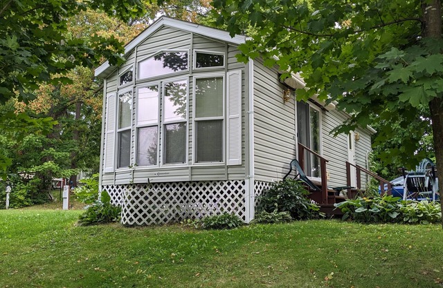 Park model unit #5 for rent by Silver Lake NY