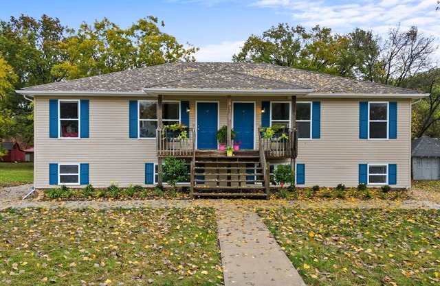 Park Place #4 - Stylish Apartment Located Across From Park