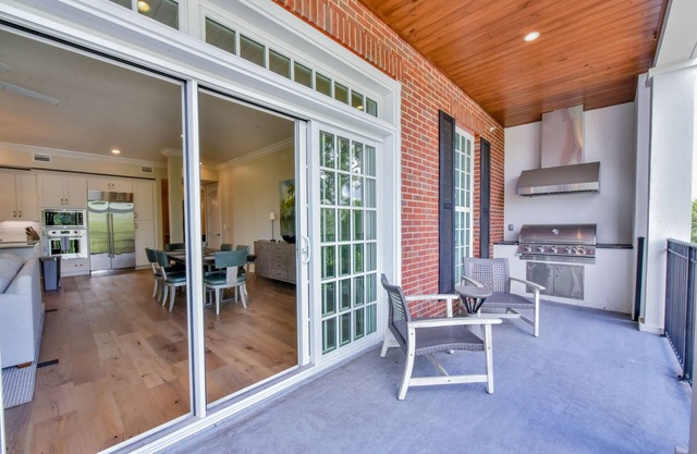 Park Place Condo - Book Now for Gameday!