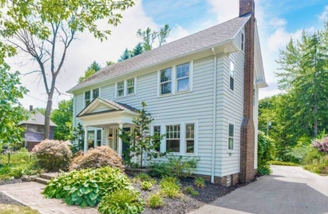 Parker Lee Home-A Beautiful Retreat in a Busy City for the Professional Traveler