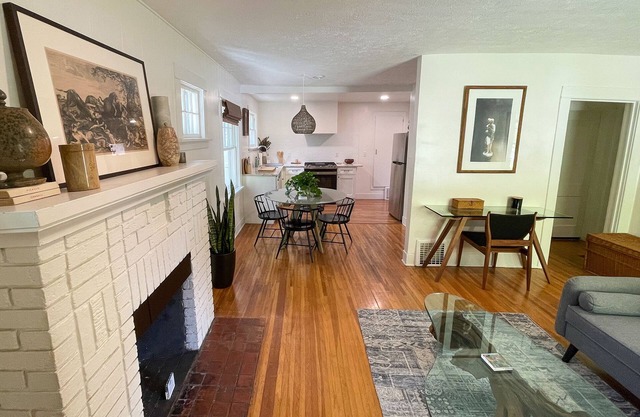 Parkside Bungalow steps away from Manito Park