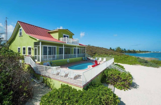 Parrot-ise 4 Bedroom Oceanfront Villa in Cayman Kai