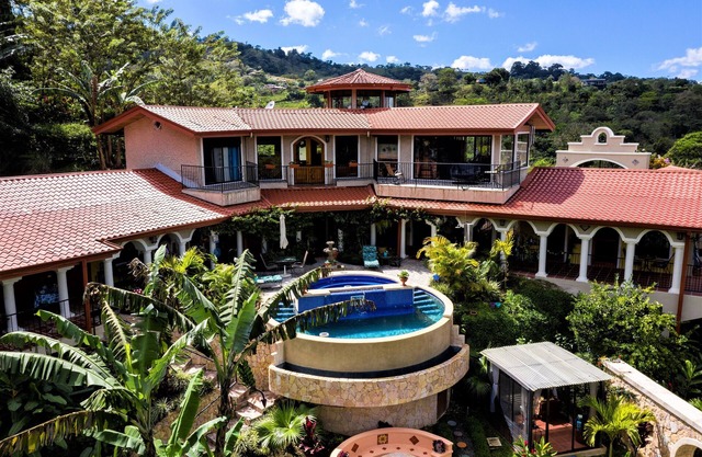 Parrot Suite: Encantada Arenal Adults Only, Wildlife Sanctuary, B&B, Enjoy More!