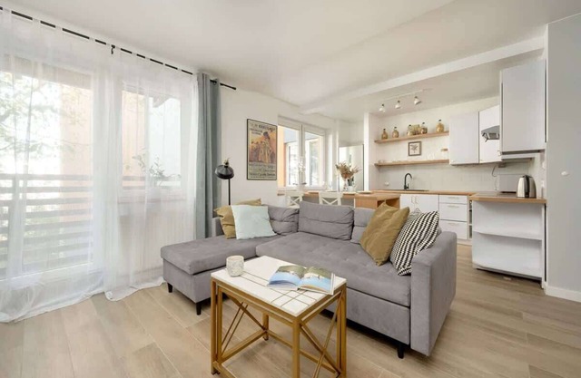 Partynicka 7A Wrocław | Cozy Apartment | 2 Balconies | Remote work | Pet friendl