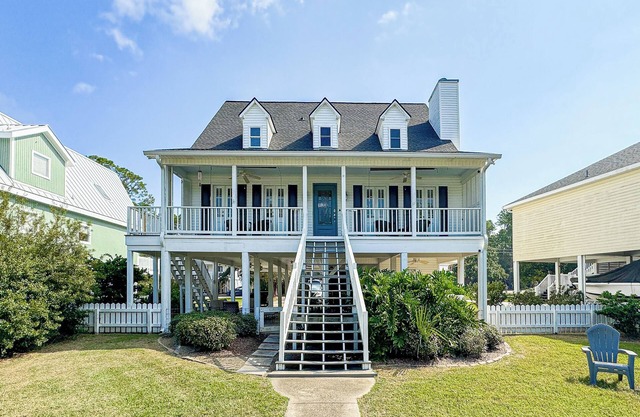 Pass Christian Waterfront Retreat: Perfect for Relaxation & Outdoor Fun