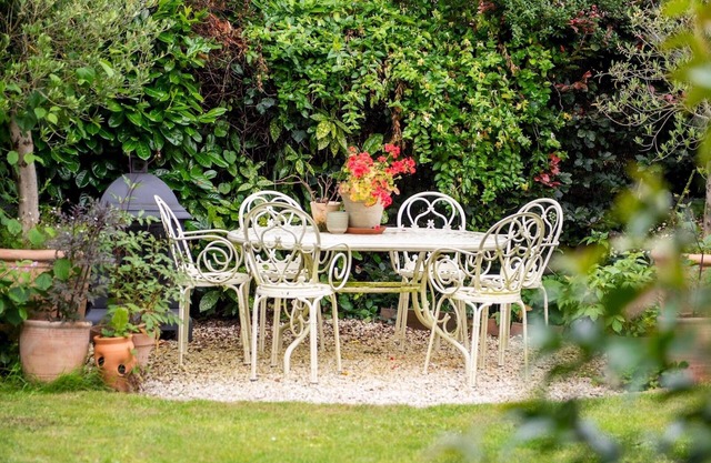 Pass the Keys | Charming 18th century stone cottage