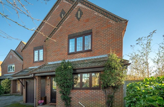 Pass the Keys | Cosy & Rural Chilterns Hideaway