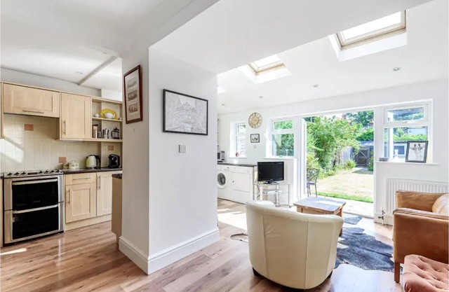 Pass the Keys | Lovely 3 Bedroom Garden Home in Oxford