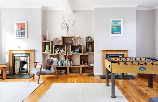 Pass the Keys | Spacious Camberwell house 30min bus Central London