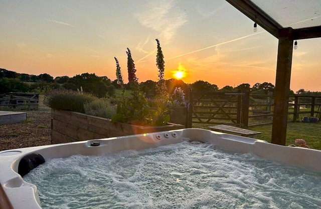 Pass the Keys | Stunning Cheshire Barn with HotTub