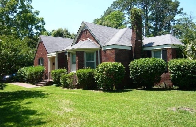 'Paula Deen House' Stay Where She Started Her Business 3 Bedr