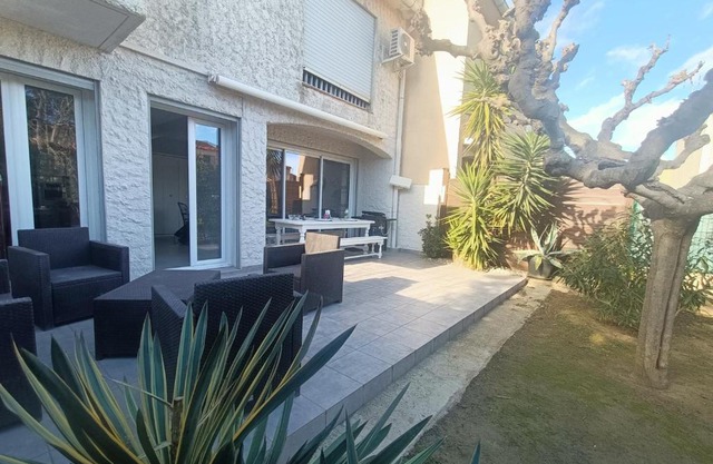 Pavillon avec terrasse et jardin sur Saint Pierre la Mer 4Rlmpav16