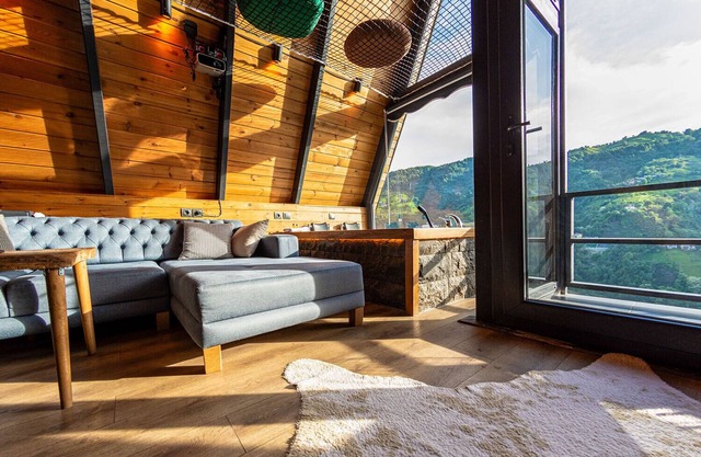 Pavri Suit Bungalov