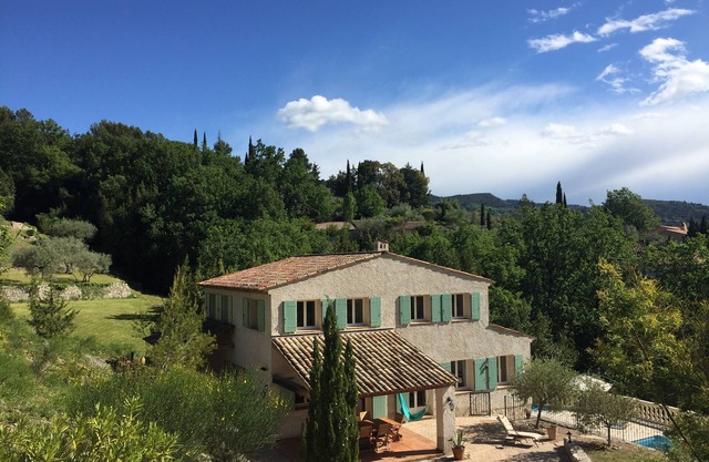 Peace and quiet at the large pool in a private location - Villa Christiane