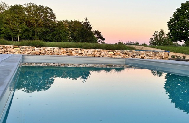 Peace, space and relaxation. We offer 2 guest houses with a salted water pool.nn