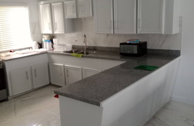 Peaceful and Tranquil Apartment only 5 minutes to world famous ocean Hole