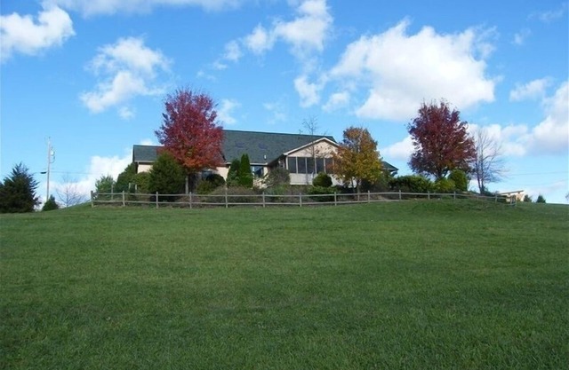 Peaceful, Beautiful Home, Lake Raystown, Pets OK, Kayaks Available