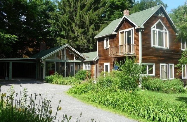 Peaceful Berkshire Getaway Comfortable, Quiet, Lake Access, A/C, 4 bdrms, 2 bath