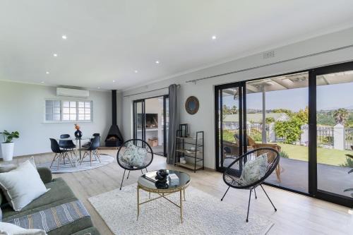 Peaceful Cape Winelands Getaway