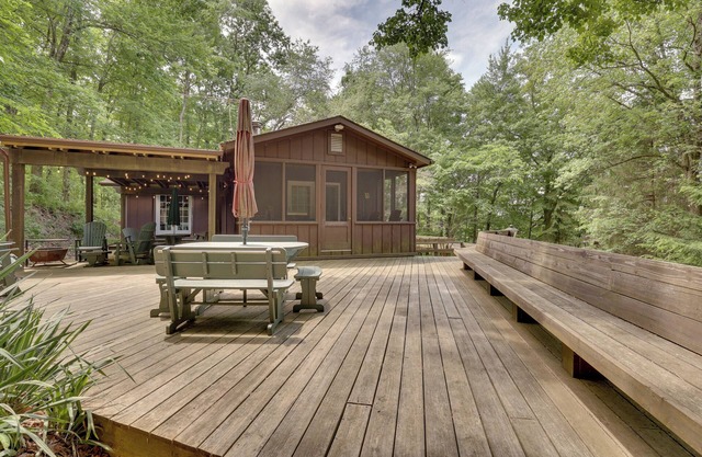 Peaceful Carrollton Retreat w/Deck & Fire Pit!