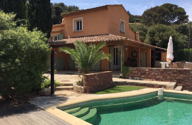 Peaceful charming paradise, beach at 70m, private swimming pool, plancha