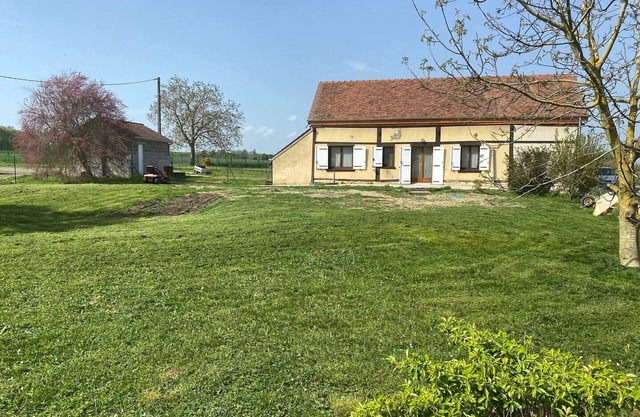 Peaceful cottage near Orléans Forest for 5 people