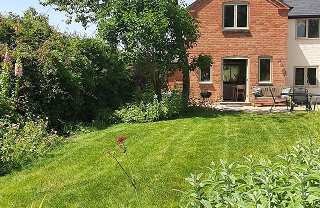 Peaceful cottage nr Ludlow & Leominster, newly renovated, large garden & orchard