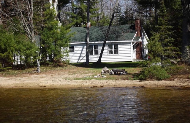Peaceful Cottage On Milakokia Lake with Saturday Check in to Saturday Check out