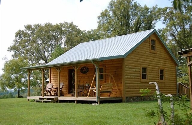 Peaceful Country Cabin with hot tub near Red River Gorge