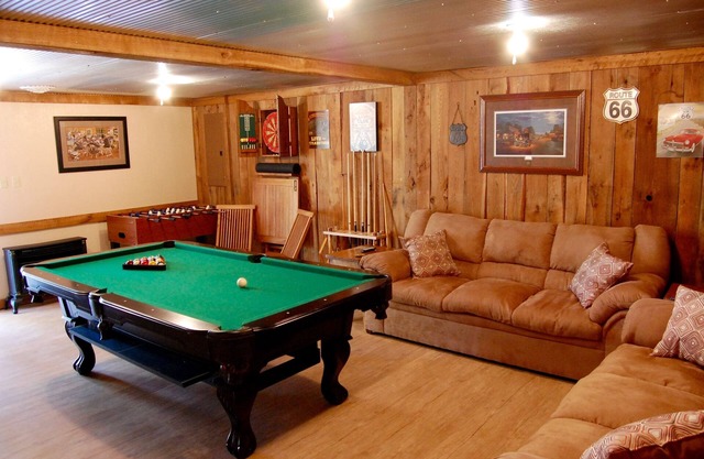 Peaceful Country Cottage with Game Room & Hot Tub