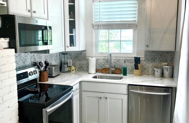 Peaceful, Cozy and quiet, near downtown. 5 minutes from Anderson University.