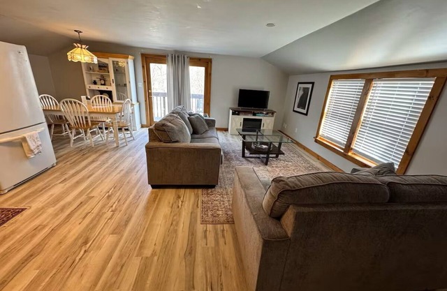 Peaceful Getaway - 12 Mins to Saratoga Race Track