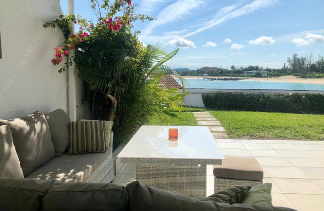 Peaceful home-Security & Gated-Steps to Ocean/Pool-Private Patio W/BBQ