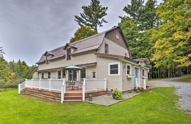 Peaceful Home w/11 Acres, Creek & Fire Pit!