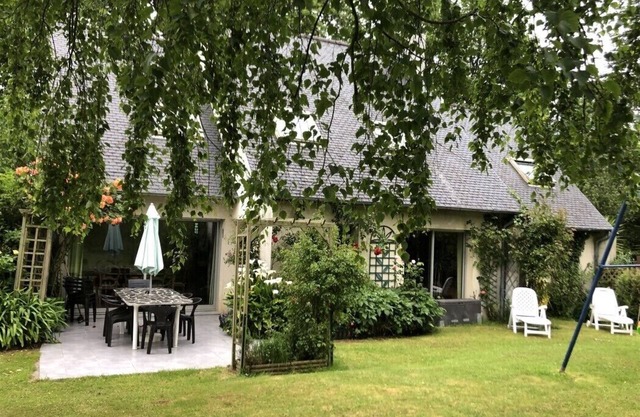 Peaceful house between sea and forest near Perros-Guirec