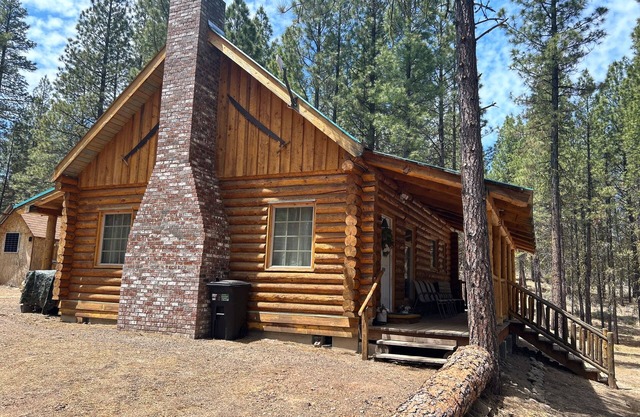 Peaceful Log Cabin - Just 45 Minutes From Beautiful Crater Lake!