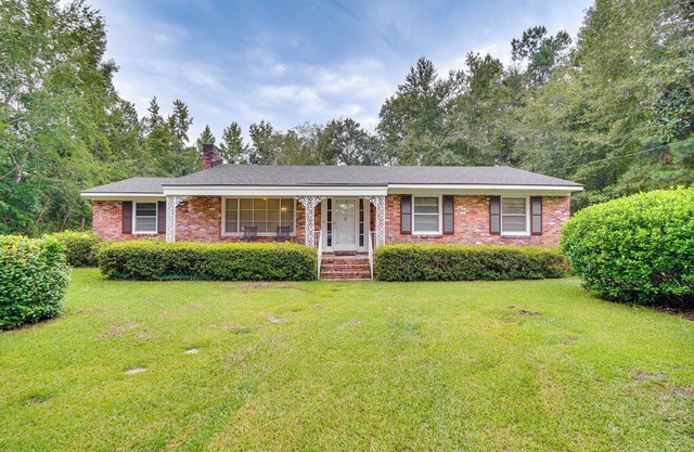 Peaceful Lumberton Home - 7 Mi to Dtwn Riverwalk!
