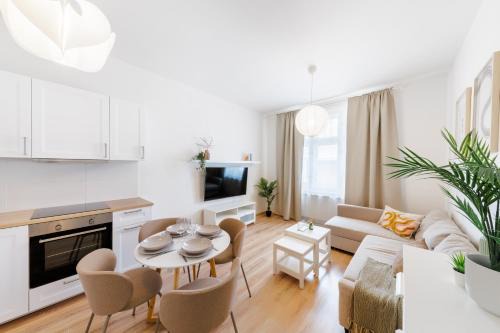 Peaceful One Bedroom Apartment by Rentero