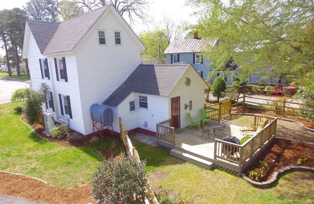 Peaceful-Relaxing-Charming 1914 home-quaint town- fish-boat-bike-New listing