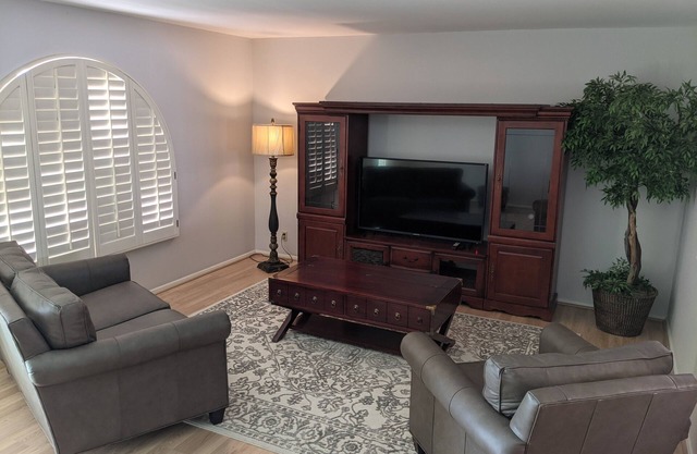 Peaceful Retreat Home in 55+. Golf, Fishing & Emergency Services in Community.