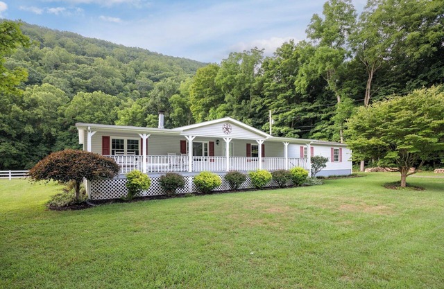 Peaceful Retreat on Potts Creek. Pet Friendly!